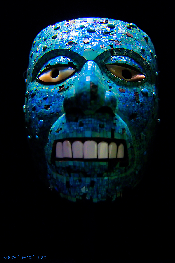 Maske im Museum
