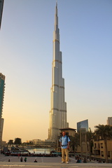 Marcel vor dem Burj Khalifa